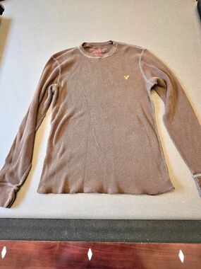 Vintage-Y2K American Eagle Outfitters Men's Brown Cotton Long Sleeve Tee- S